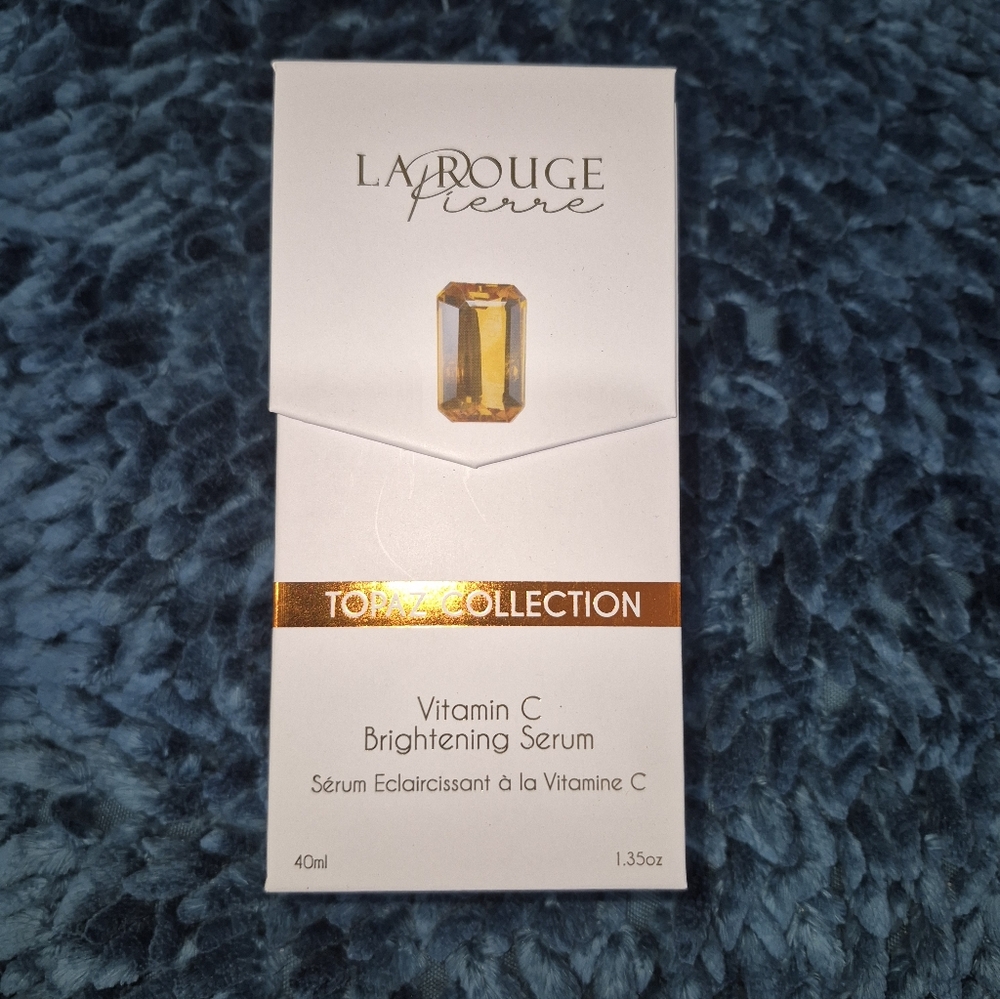 Illuminate your skin With Vitamin C Brightening Serum - Gold